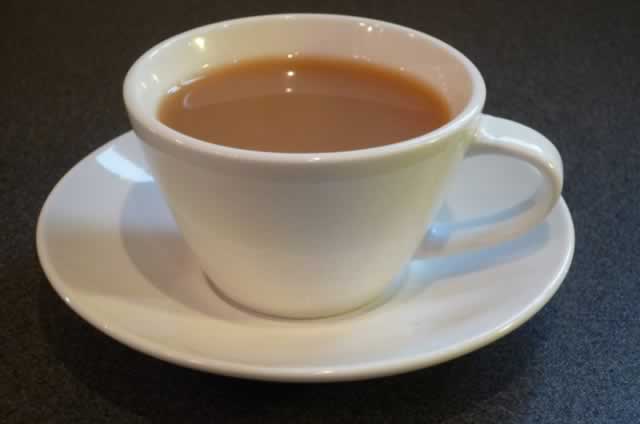 Couple fights over tea