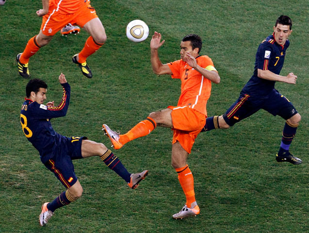 Netherlands survive scare to beat Australia