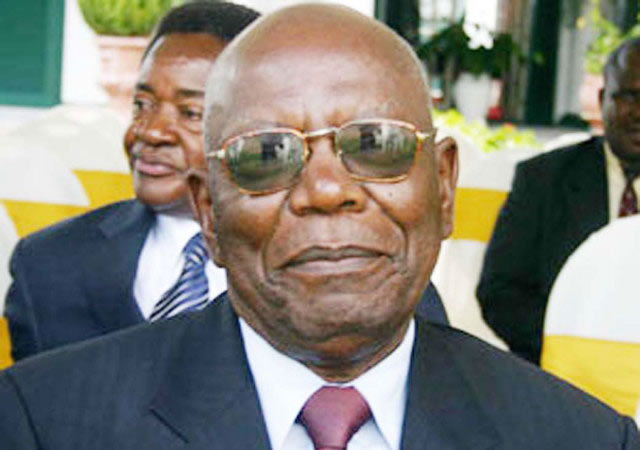 President warns Mutasa against court action
