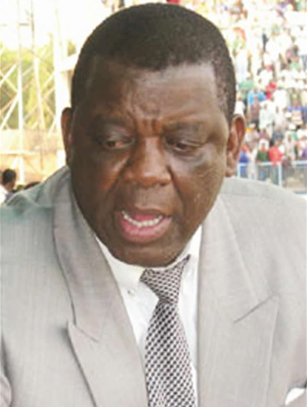 Zimunya, Sambo slam Zifa