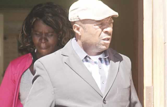 Man snatches son’s girlfriend
