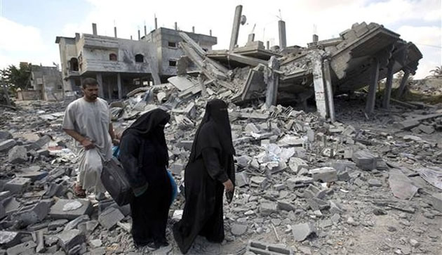 Gaza residents return to destroyed homes