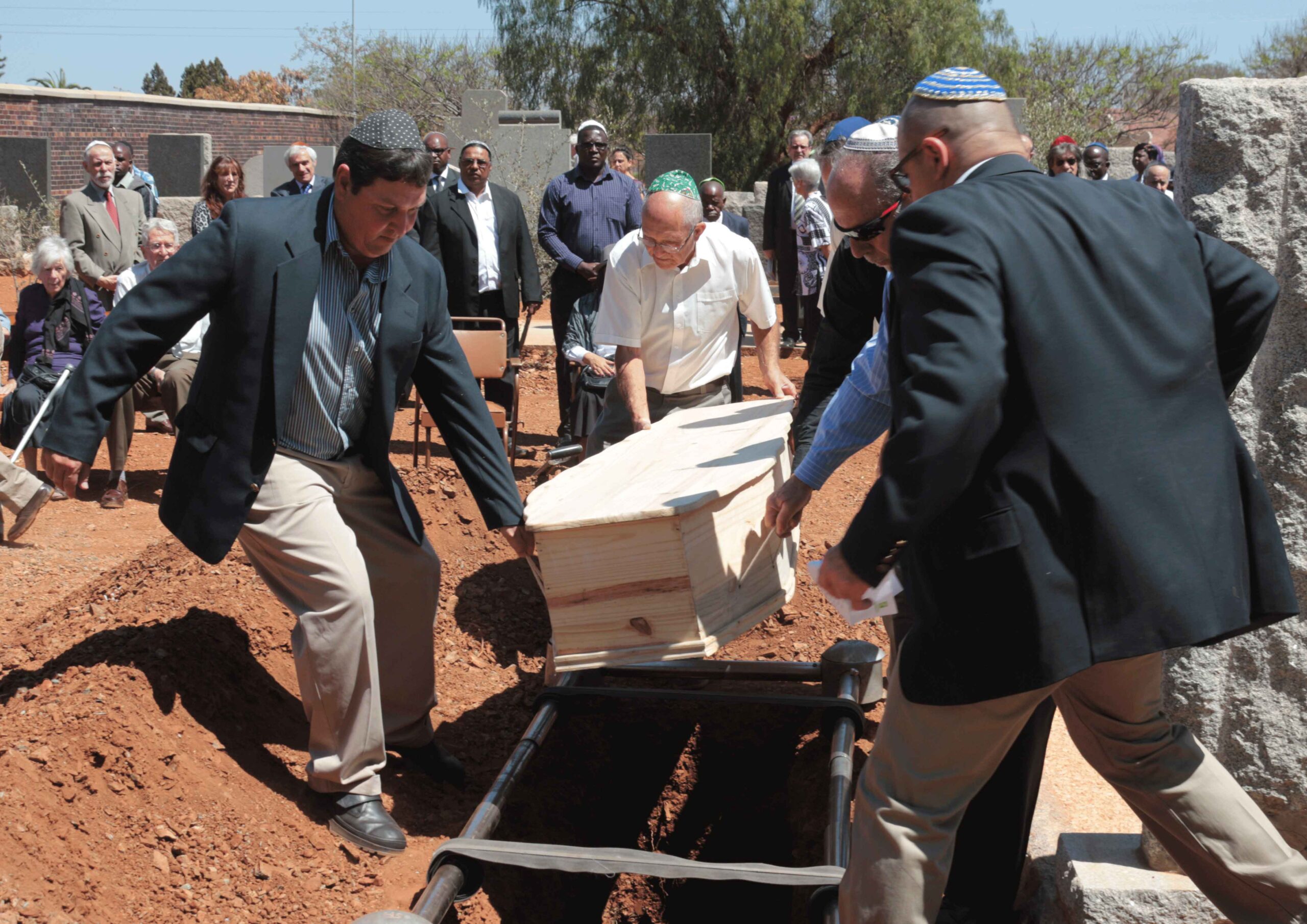 Eric Bloch laid to rest