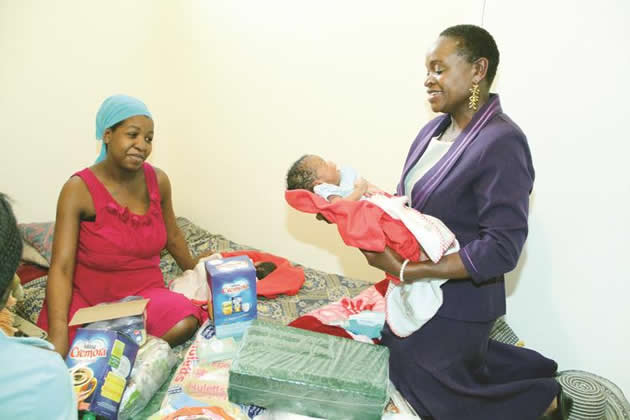 Zimpapers Byo branch donates to triplets