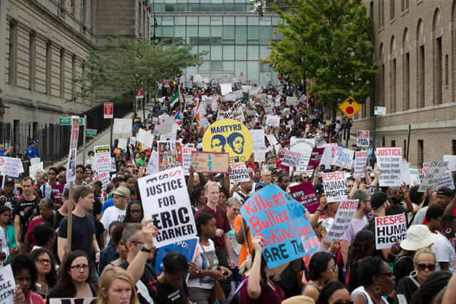 Protests erupt in US over chokehold death case