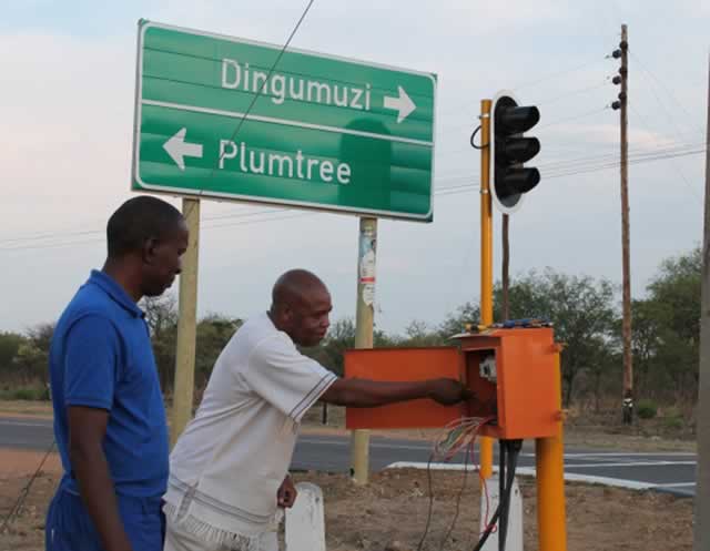 Plumtree completes installation of traffic lights