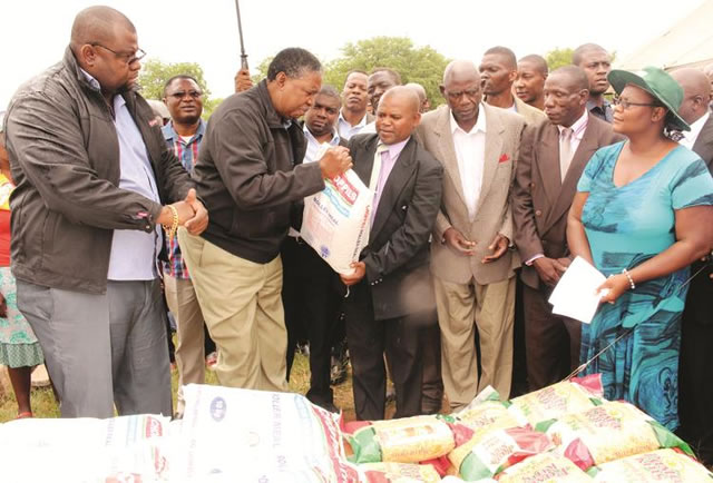 VP Mphoko donates to Botswana accident victims’ families