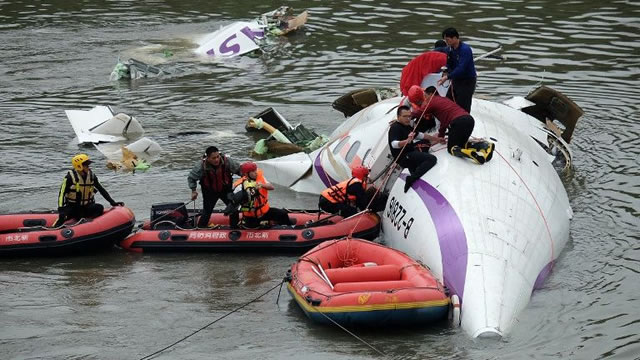 Taiwan plane crashes into river after take-off, killing 23