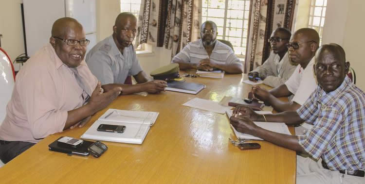 Highlanders meet police, council