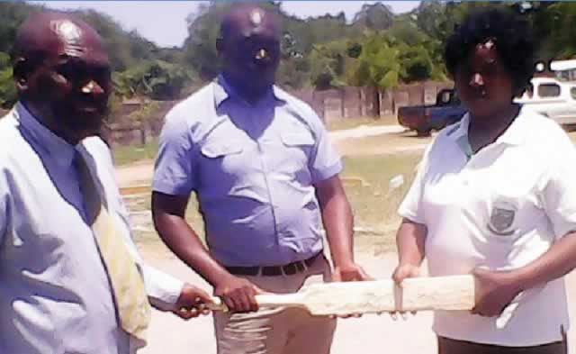 Cricket coach introduces $5 bat