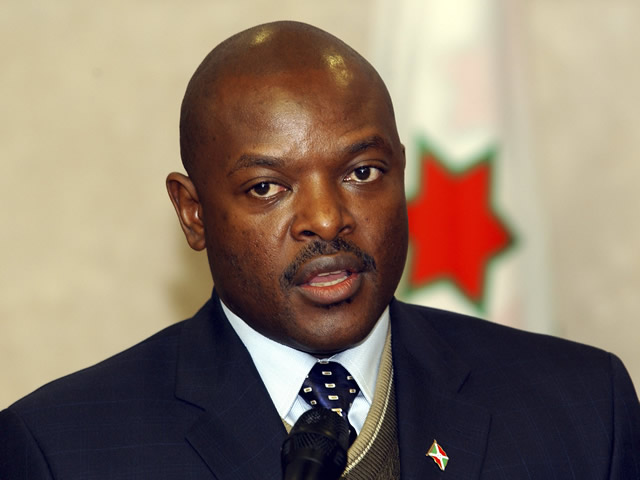 Hundreds rally against president in Burundi, police shoot in air