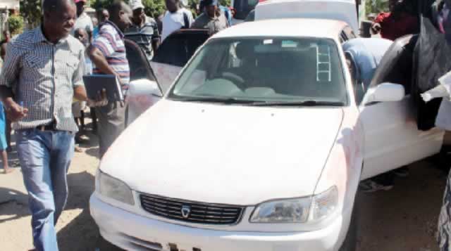 Hijackers dump car outside supermarket