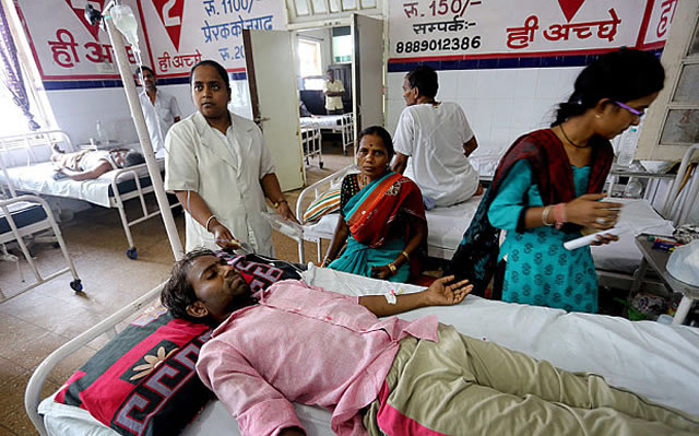 Hospitals overwhelmed as heatwave persists