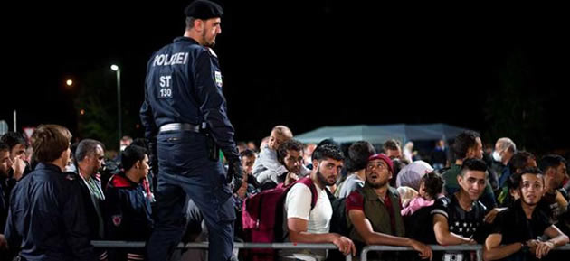 Austria imposes border controls over refugee influx