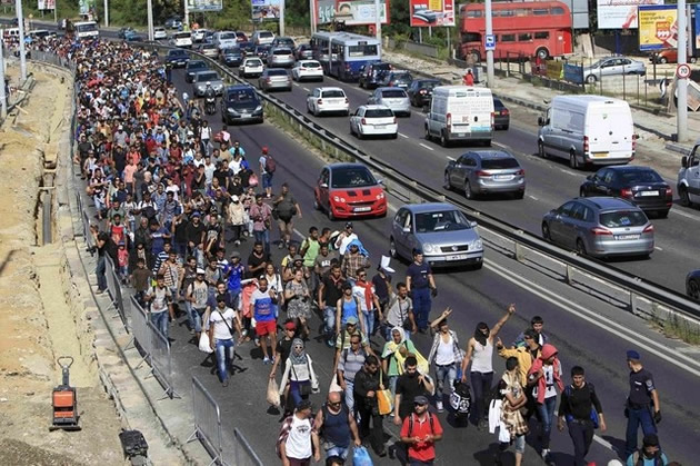 Refugees stranded on Austrian border