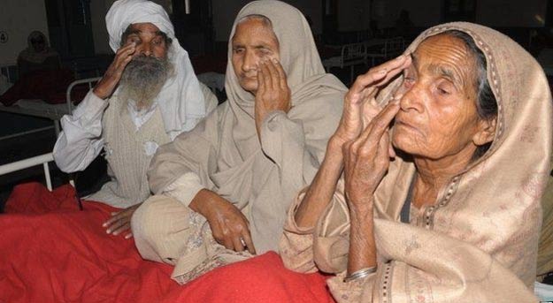 Botched cataract surgery blinds 14 in India