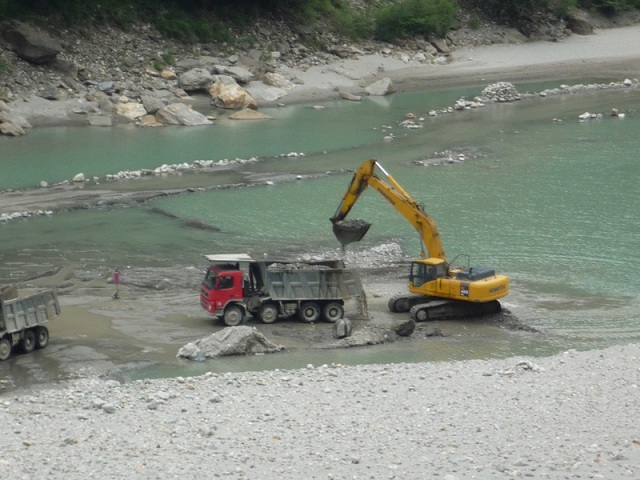 Ministry calls for ban on riverbed mining