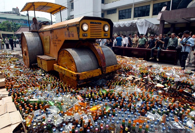 Indonesians die after drinking bootleg alcohol