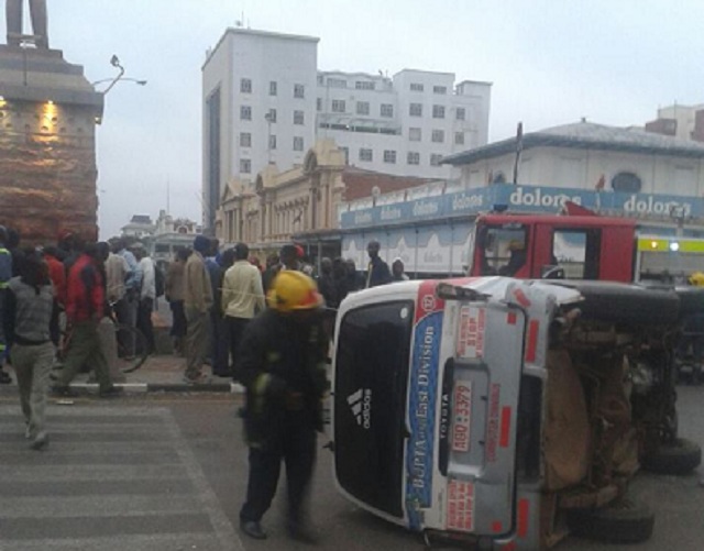 Kombis collide at Nkomo statue