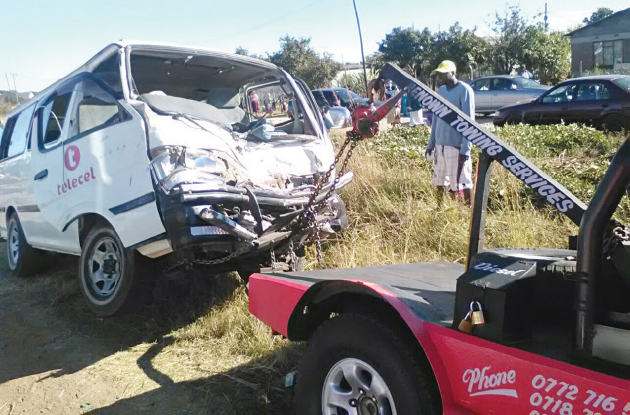 19 injured as kombis collide