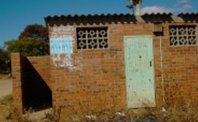 Vandals shut Byo public toilets