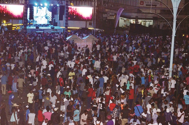 Bumper crowd at Castle Lite Block Party