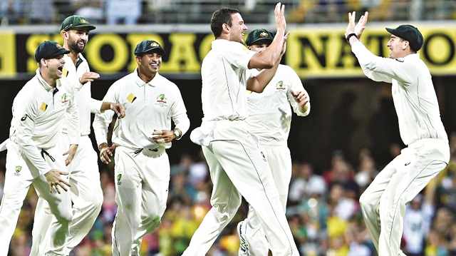 Aussies decimate Pakistan innings to take charge