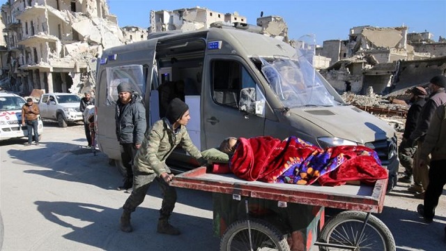 Thousands trapped as Aleppo evacuation moves slowly