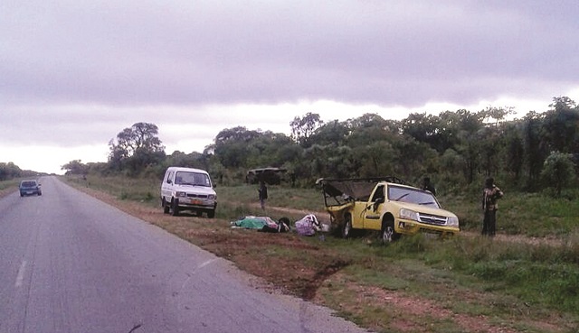 Roadblock dodger crashes, 2 kids die