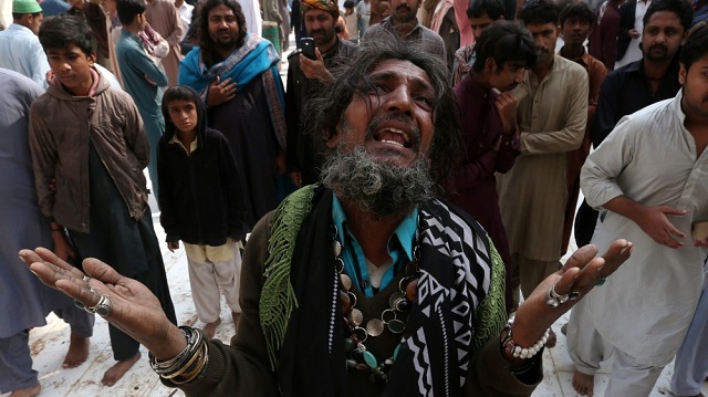 Pakistan mourns attack victims