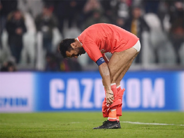 Buffon charged over Michael Oliver comments