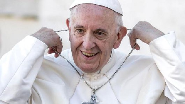 Pope denounces violence