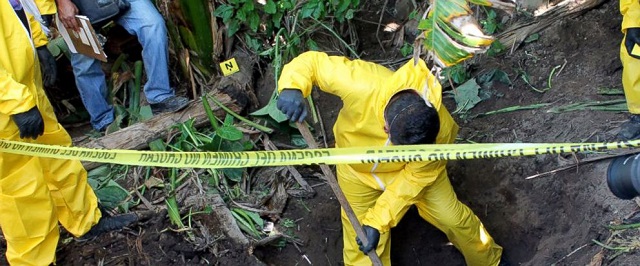 Bodies found in clandestine Mexico graves