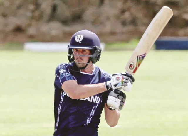 Cross, MacLeod lead Scotland to thumping win