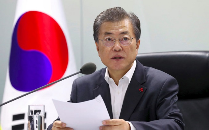 Moon replaces defence chief in cabinet reshuffle