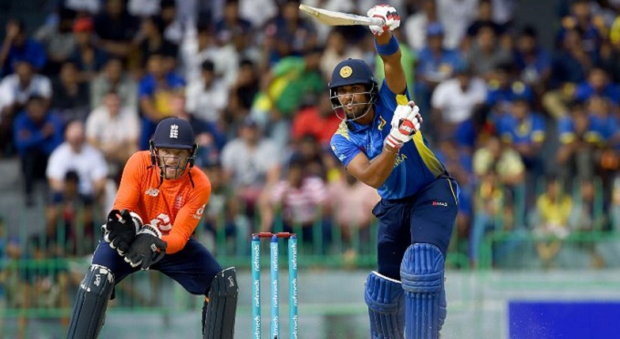 Dickwella, Chandimal hammer England