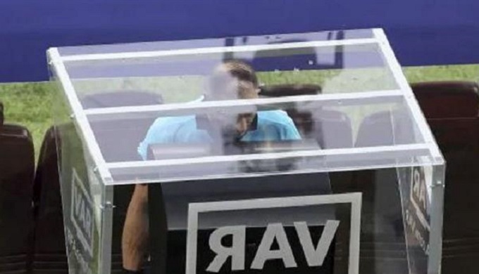 Uefa to use VAR from Champions League knockout rounds