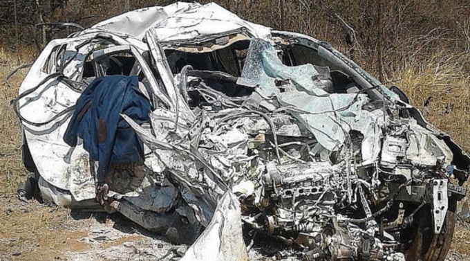 JUST IN: Five die in car crush