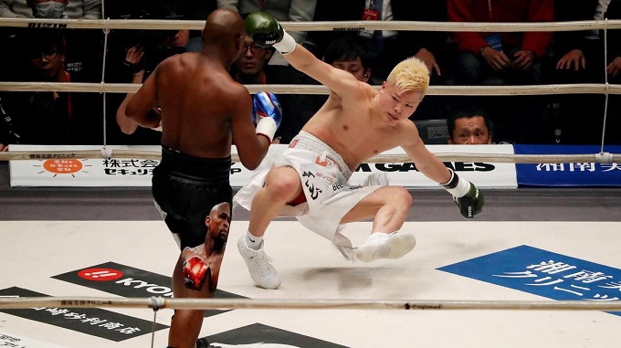 Mayweather makes $9m in just over two minutes