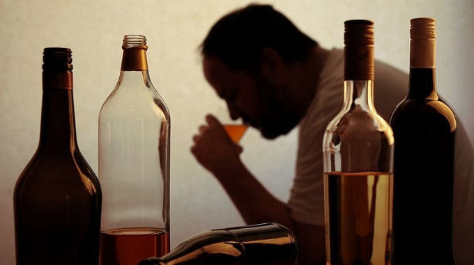 Man loses car drinking beer
