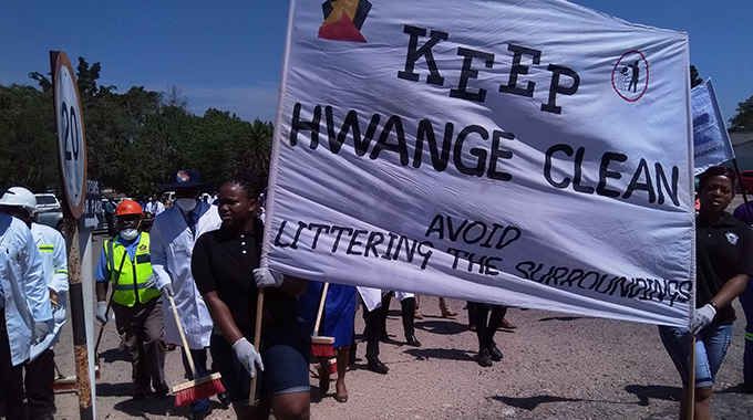 Minister leads Matebeleland North clean up exercise