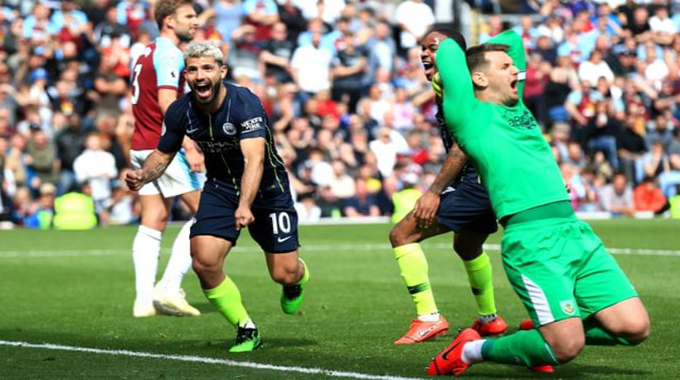Man City edge past Burnley