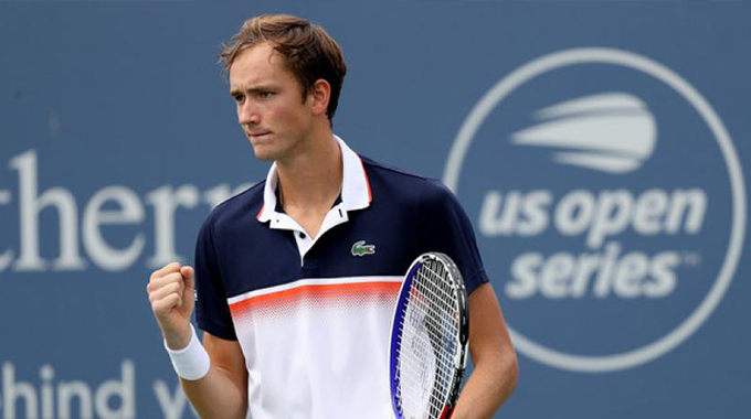 Red-hot Medvedev makes top 5 debut