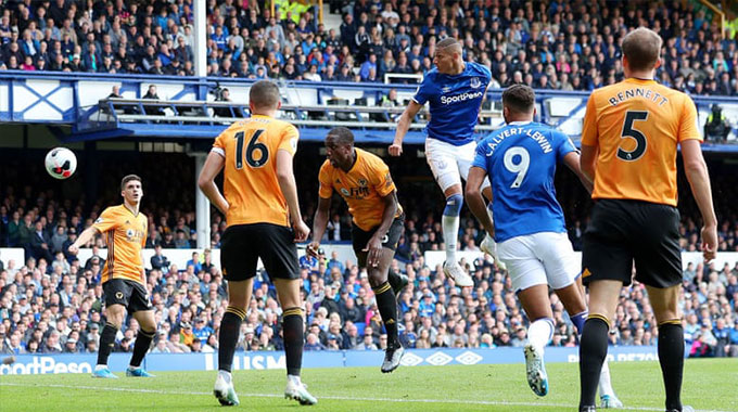 Electric Everton edge Wolves