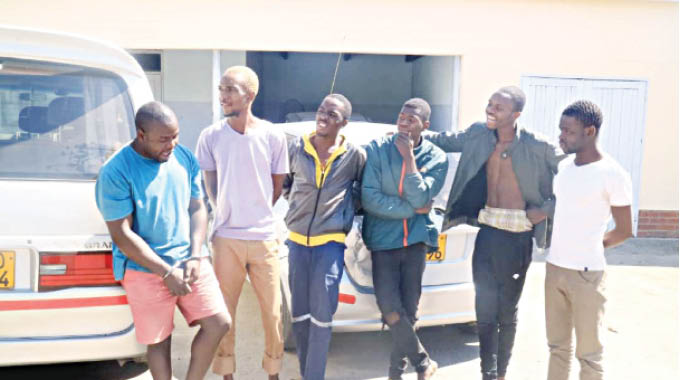 5 ‘armed robbers’ arrested