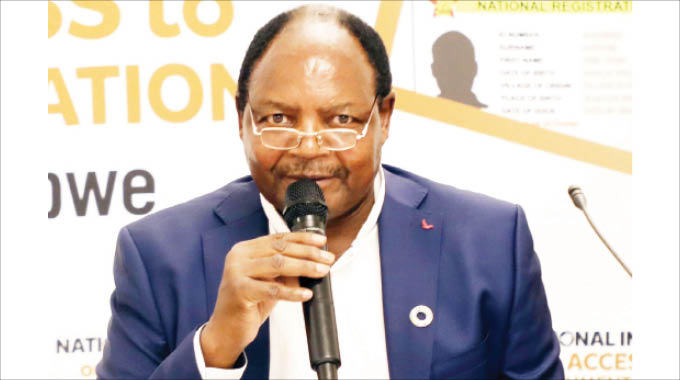 ‘Civil servants need retraining’