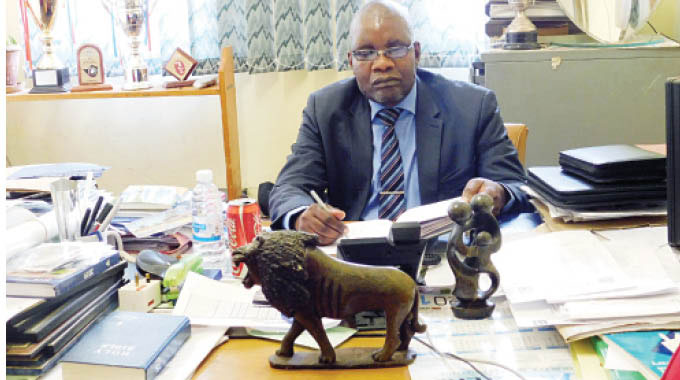 Moulding pupils of integrity