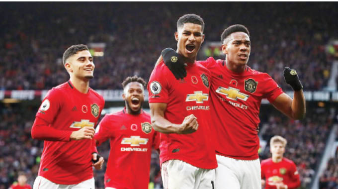 Manchester United ease to victory
