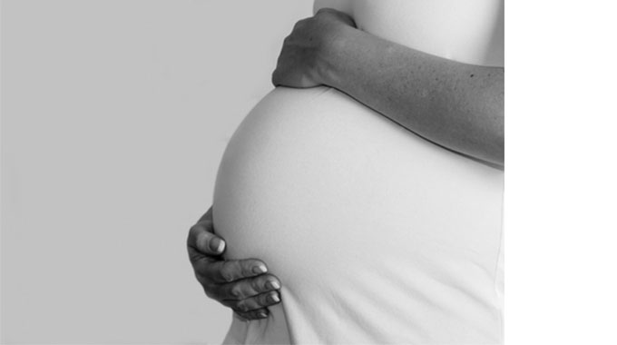 Expectant woman bans her mother from delivery room over behaviour at first birth