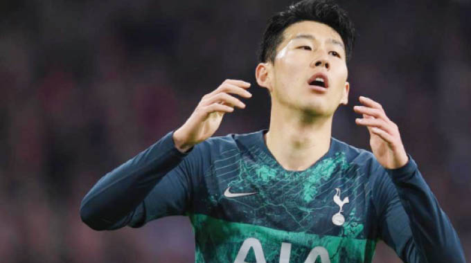 Spurs lose Son to broken arm